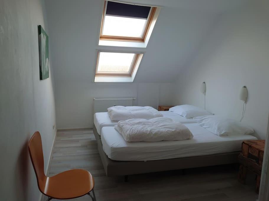 De Oostkamer; Eiland Appartement Naast Natuurgebied Boschplaat Oosterend  Exterior photo